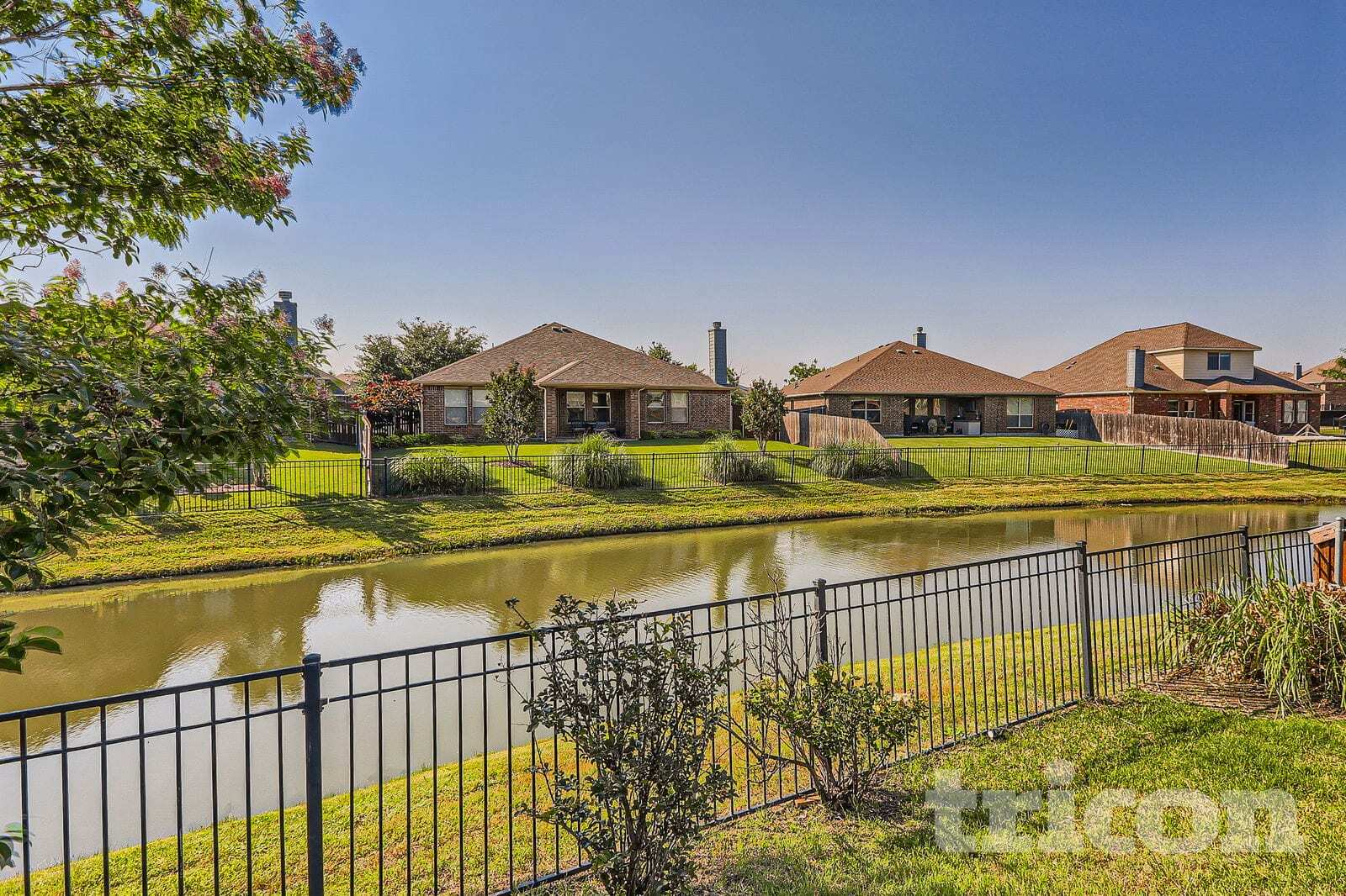 Building Photo - 1030 Barrington Dr