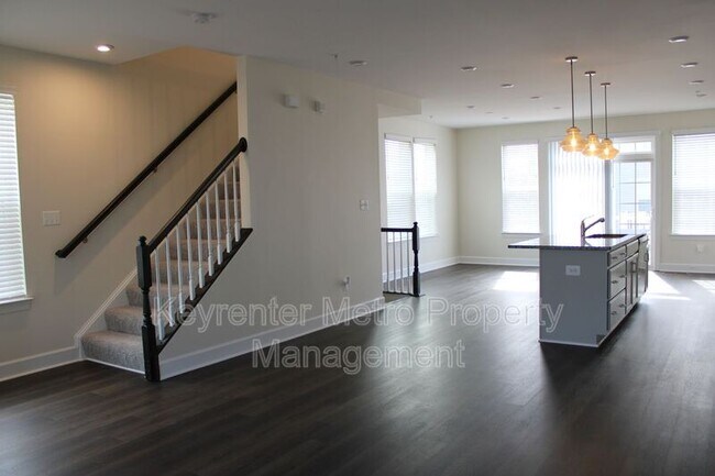 Building Photo - 2736 Pinebrook Rd