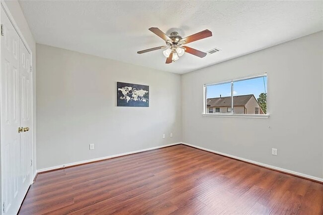 Building Photo - 215 Birch Hill Dr