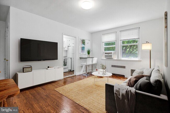 Primary Photo - 4029 Benton St NW