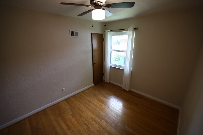 Building Photo - 1041 Martha Ln