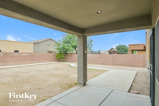 Building Photo - 12841 N Fox Hollow Dr