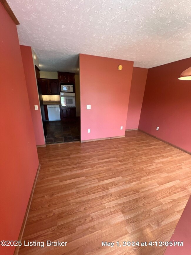 Building Photo - 230 S Circlecrest Dr