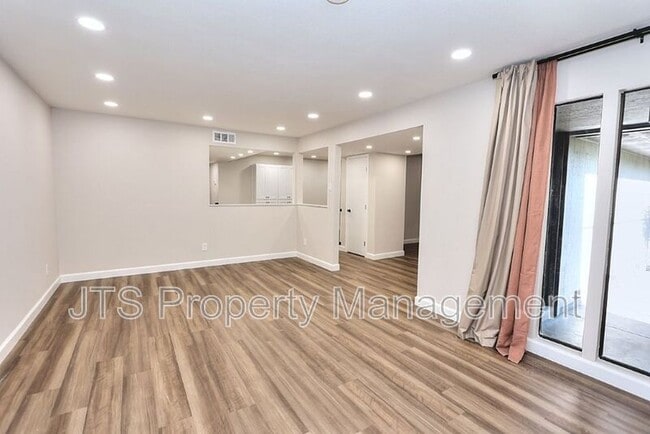 Building Photo - 3160 Watt Ave