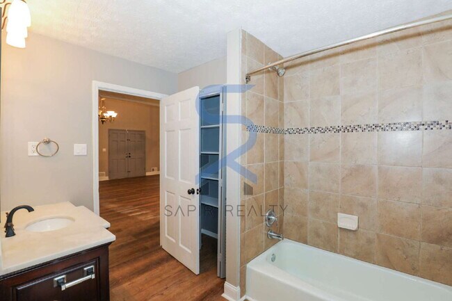 Building Photo - Relaxed Living in a Beautiful Lake Community – 3BR in Conyers