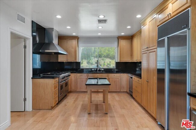 Building Photo - 4862 Adele Ct