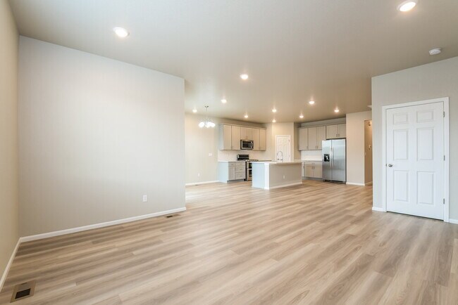 Building Photo - 9243 Salida St