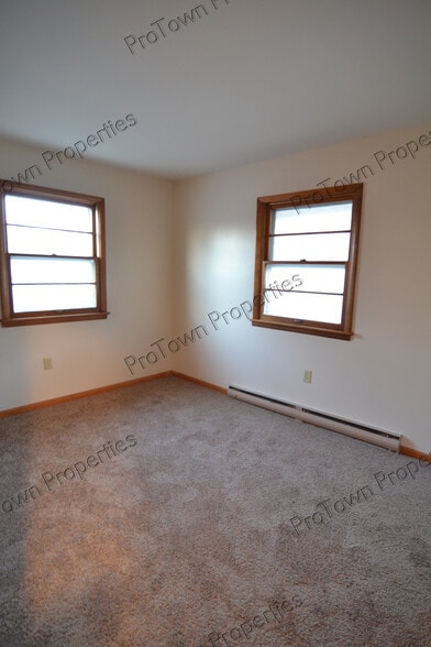 Building Photo - 103 S Joliet St