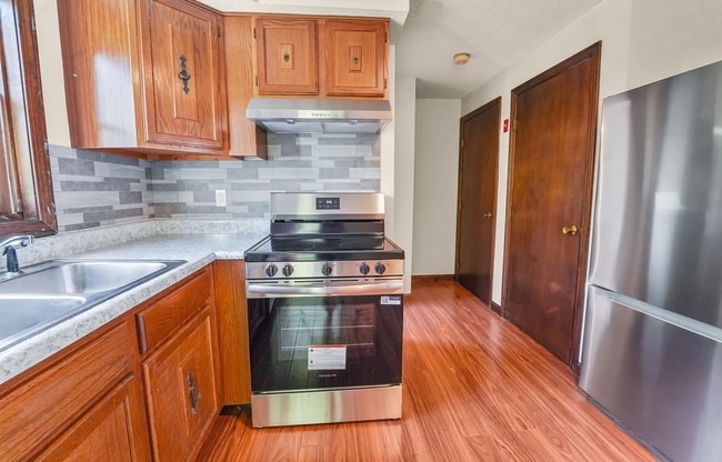 Building Photo - 15 Sunnyside Ln