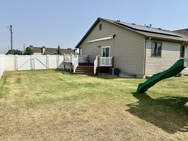 Building Photo - 3518 E Pearce Dr