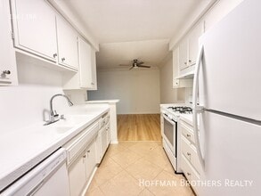 Building Photo - 1432 N Fairfax Ave