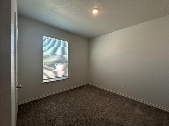 Building Photo - 866 Freedom Cir