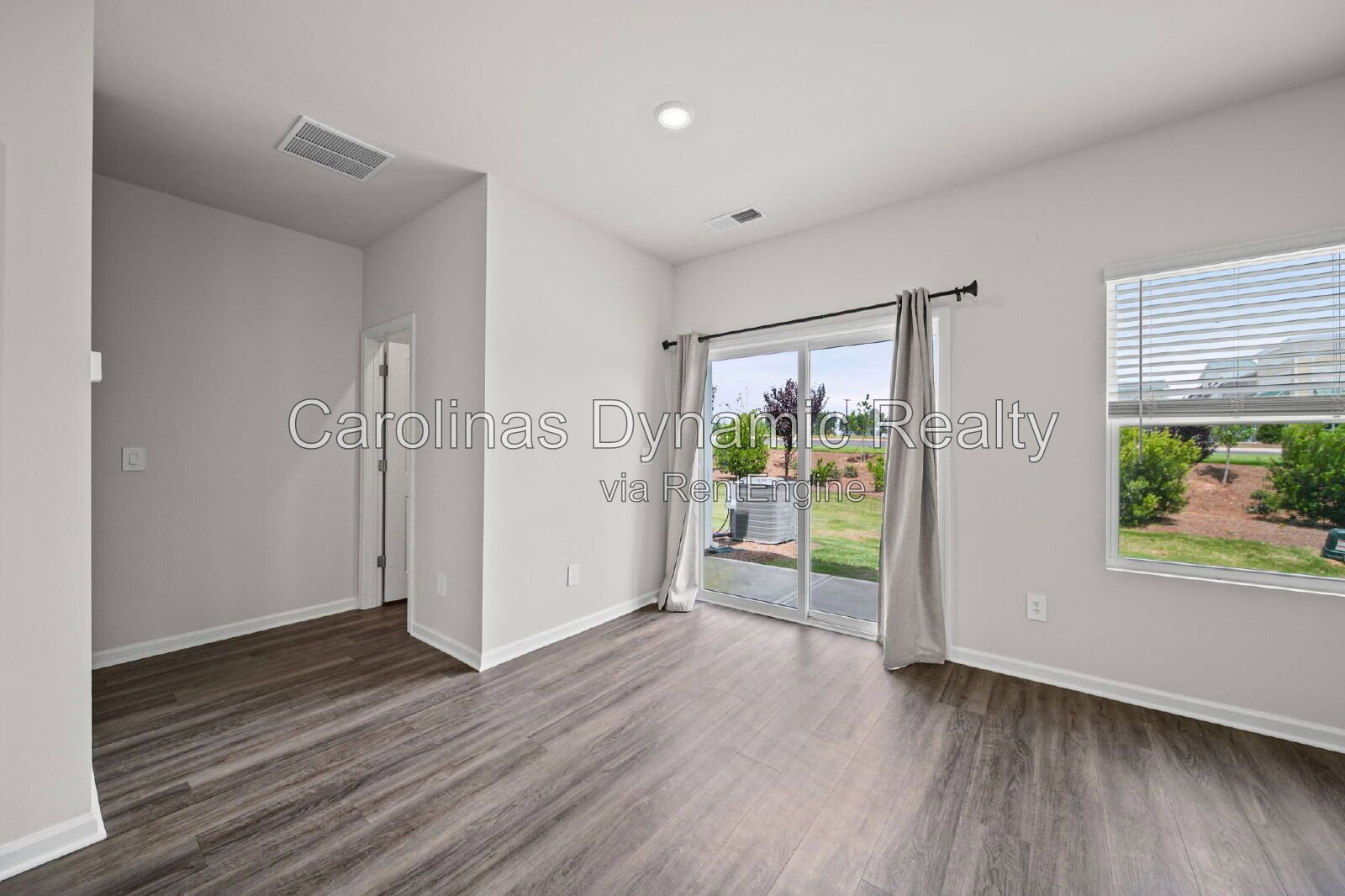 Building Photo - 4080 County Down Ave