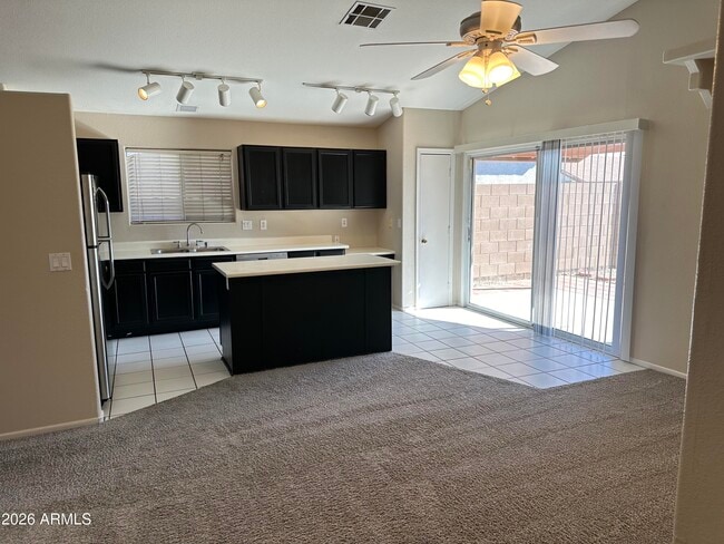 Building Photo - 3057 W Cat Balue Dr