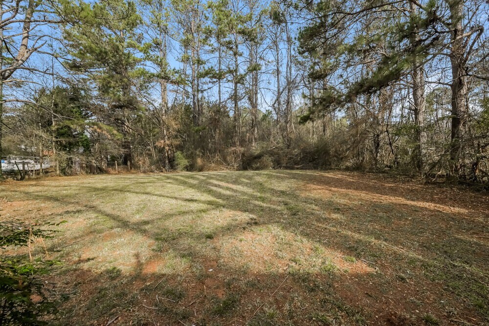 Building Photo - 6490 Executive Dr