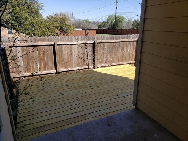 Building Photo - 2205 Melissa Oaks Ln