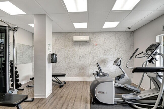 Building Photo - 2840 S Ocean Blvd