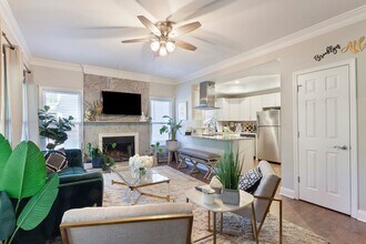 Building Photo - Beautifully Updated Two-Story 3/2.5 w/ Huge Fully Fenced Backyard!