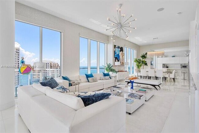 Building Photo - 900 Brickell Key Blvd