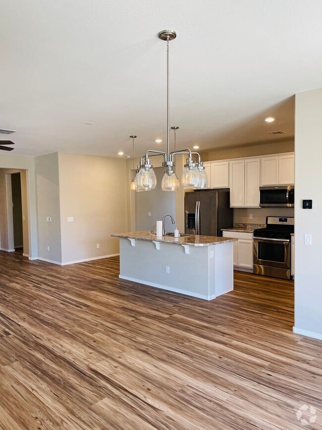 Building Photo - COMING SOON! Recently Remodeled 3 Bedroom,...