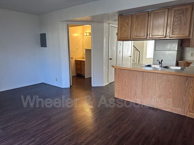 Building Photo - 1083 S 1200 W