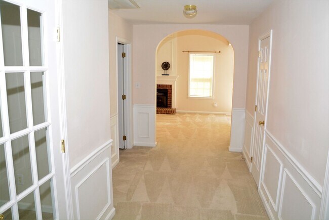 Building Photo - 11512 Fox Hill Dr