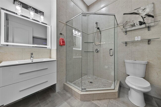 Building Photo - 2211 St