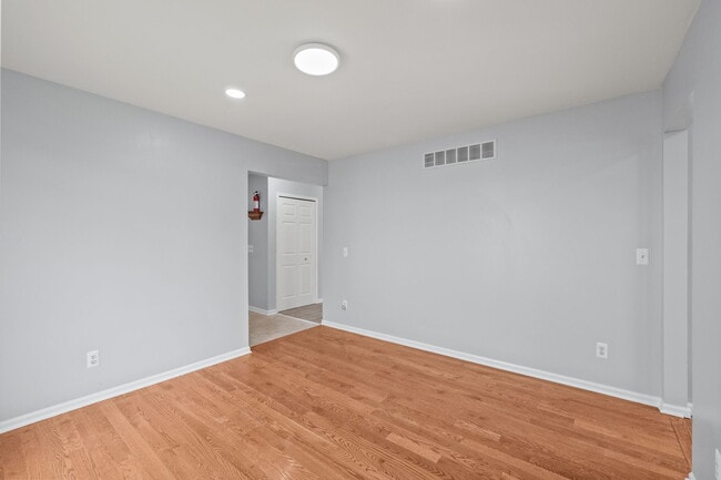 Building Photo - 1254 Hartland St
