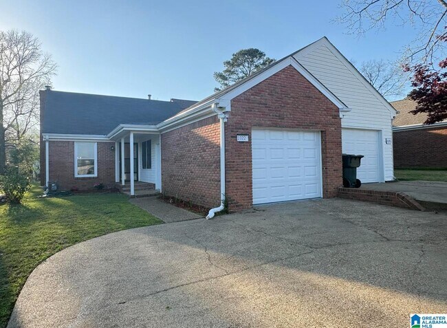 Building Photo - 1022 Vestavia Manor Dr