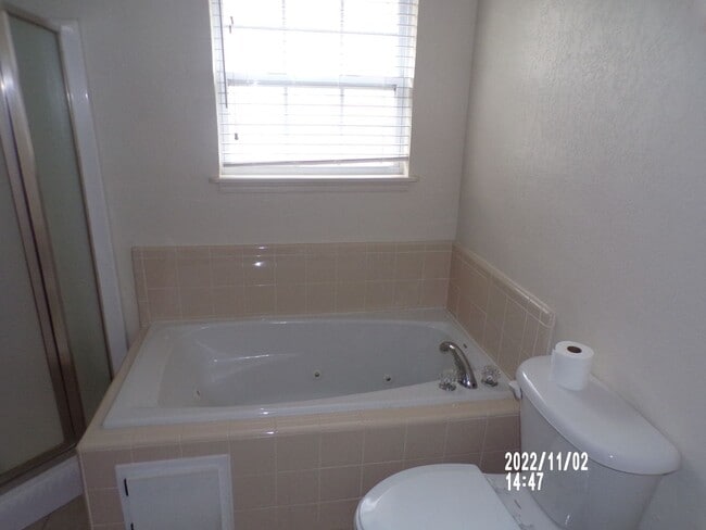 Building Photo - Great Duplex!