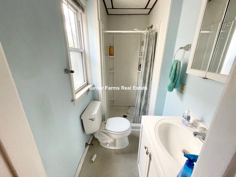 Building Photo - 99 Buttonwood St