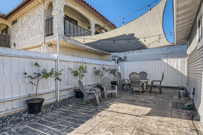 Building Photo - Vintage and Efficient 2 Bedroom Craftsman in North Park