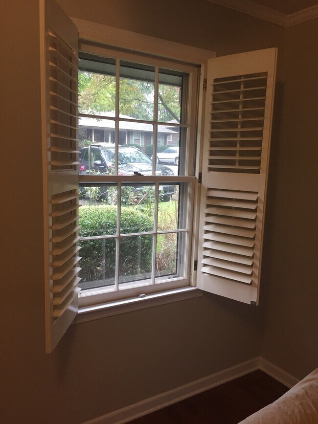 Building Photo - Greenville - 2BR, 1BA, 1000SF