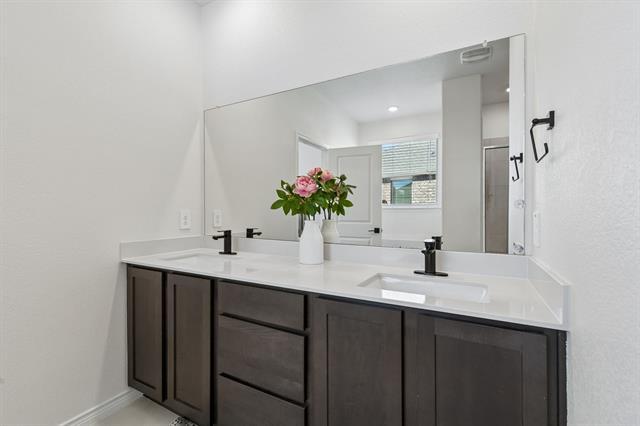 Building Photo - 3600 Bedrock Wy