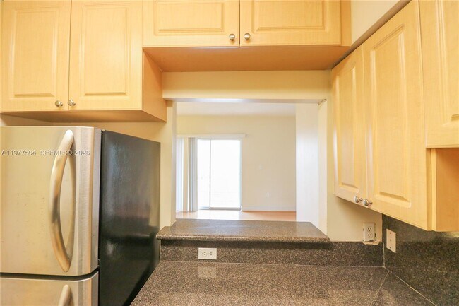 Building Photo - 134 SW 7th Ave