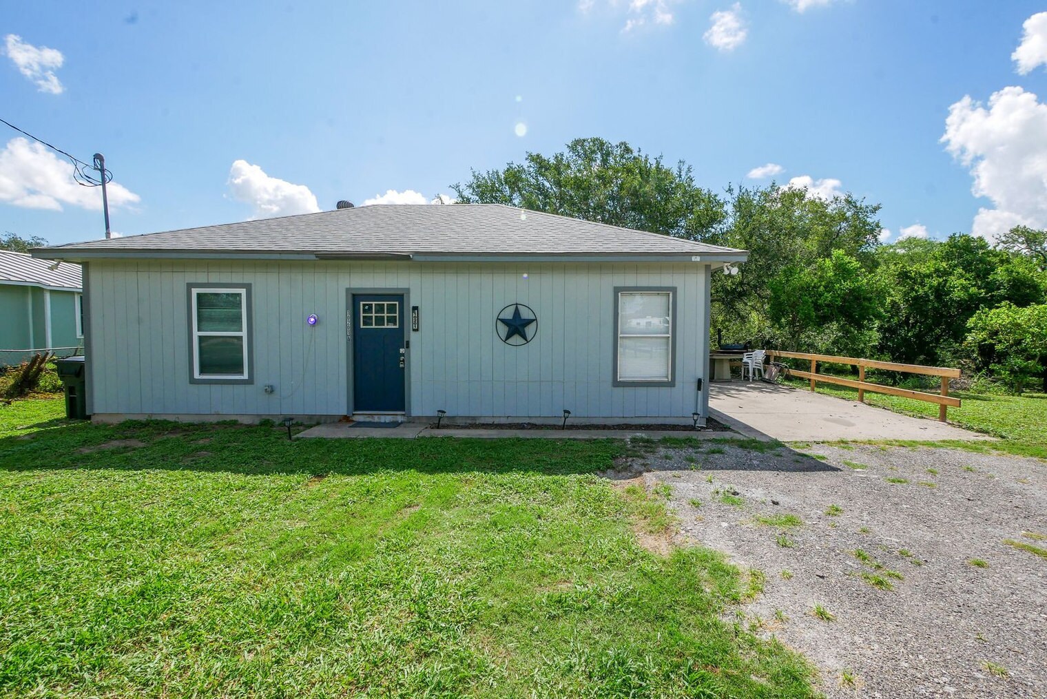 Building Photo - 10201 Shane Dr