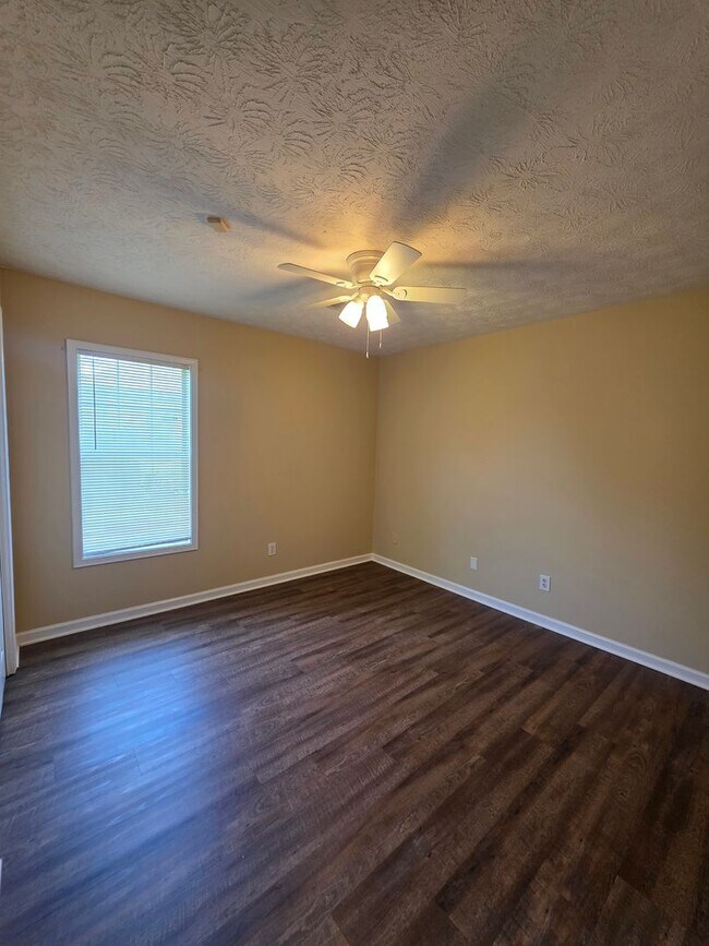 Building Photo - Home in Prattville