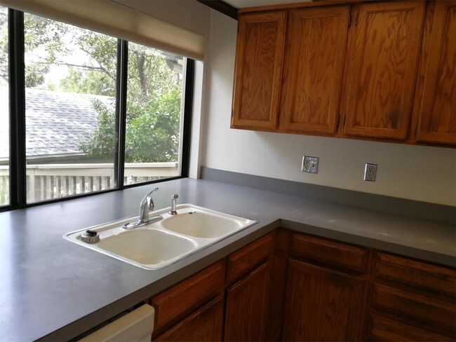 Building Photo - 4003 Wonderland Hill Ave