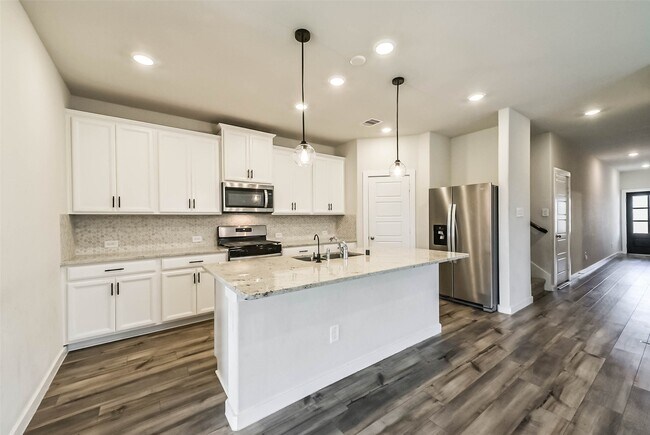 Building Photo - 8515 Lake Groove Ln