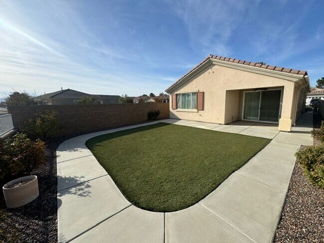 Building Photo - spacious 2 bedroom 2 bath home with office in Del Webb