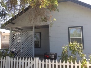 Building Photo - 0251