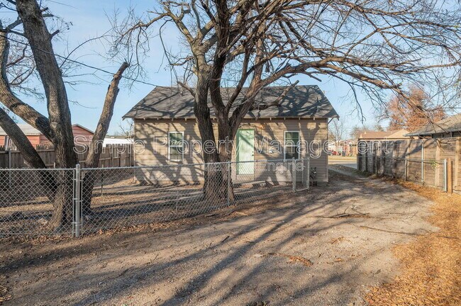 Building Photo - 3608 NW 16th St