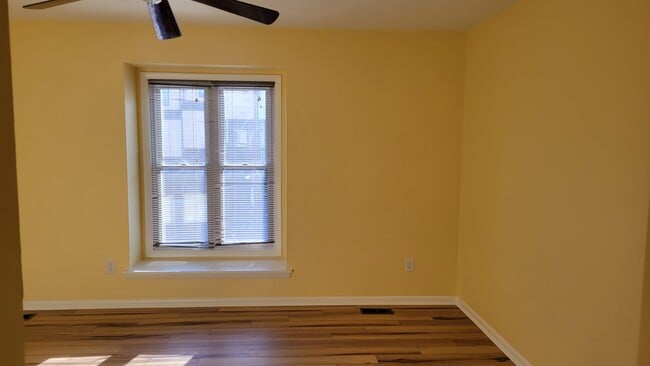 Building Photo - 3226 Brookline Rd