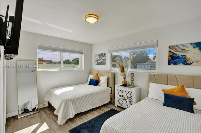 Building Photo - 19625 NW 6th Pl