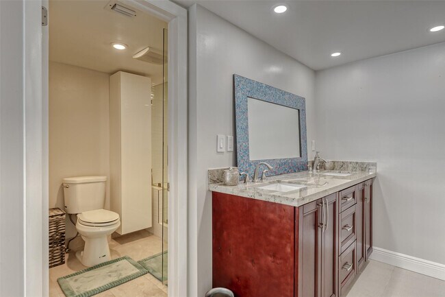 Building Photo - 3900 Galt Ocean Dr