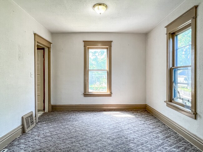 Building Photo - 1819 Fitch Ave