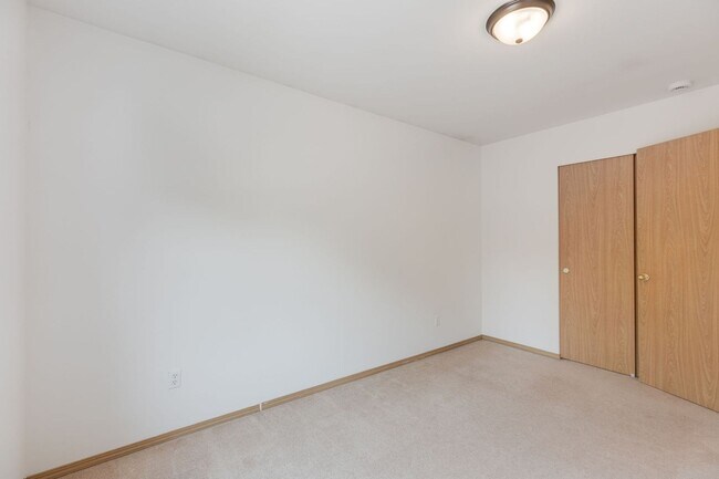 Building Photo - 3bdrm + Office/Den, 2.25 Bath,1664 sq ft, 2 car garage, Backs to Greenbelt! Lk Stevens Schools!