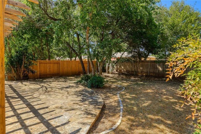 Building Photo - 2125 Amur Dr