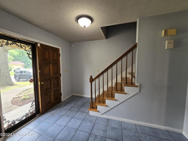 Building Photo - 4515 Lambert Rd