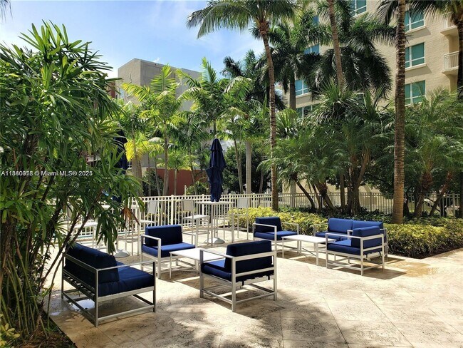 Building Photo - 2001 Biscayne Blvd